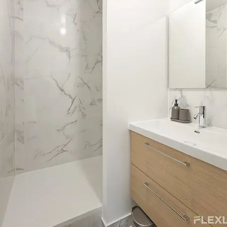 Modern In Spacious T7 In 20 * פריז